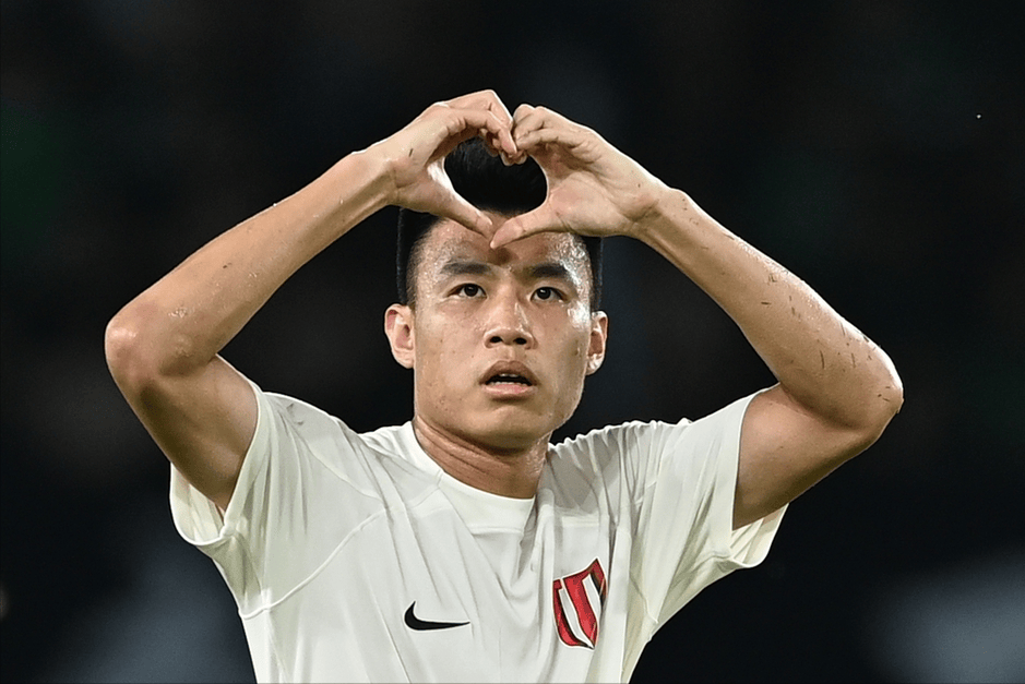 荷甲赛程吃紧，成都蓉城今晨单刀错失，质疑声仍在，轮换策略成焦点