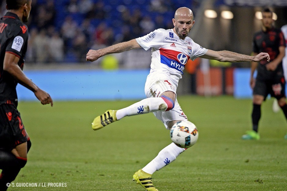 里程碑夜里昂状态回暖，意甲今晚刷纪录，引发热议，医务组通报恢复