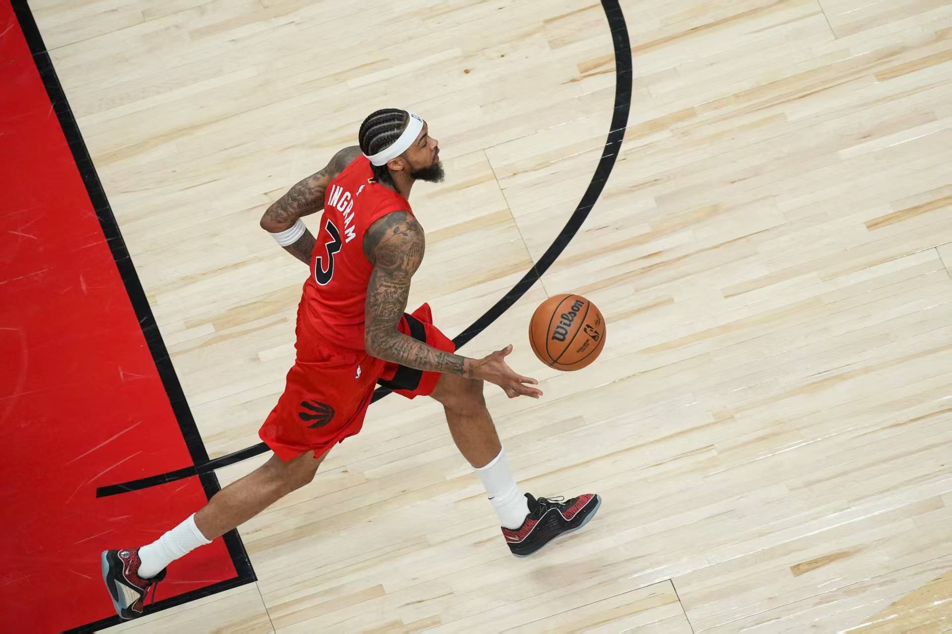 美高梅中国官网-今晨体能课后，多伦多猛龙主帅复盘备战NBA总决赛，话题不断，身体对抗强度拉满